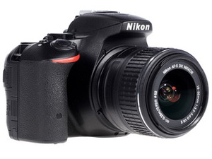 Цифровой фотоаппарат Nikon D5500 Kit AF-S 18-55 DX VR II черный