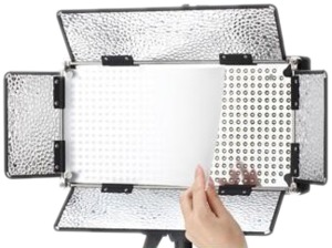 LED-свет FUJIMI FJLED-500A Постоянный свет для фото или видео (световой поток 5265 люкс)