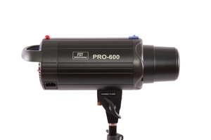 Вспышка студийная FST PRO-600 вспышка студийная с рефлектором