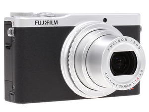 Компактная камера Fujifilm FinePix XQ2 серебристый