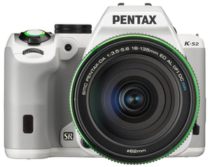 Цифровой фотоаппарат Pentax K-S2 Kit DA 18-135 WR белый