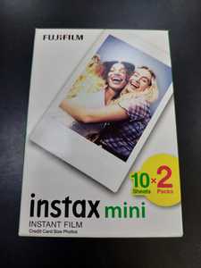 Картридж FUJIFILM Colorfilm Instax MINI Glossy кассета 20 листов для камер Mini